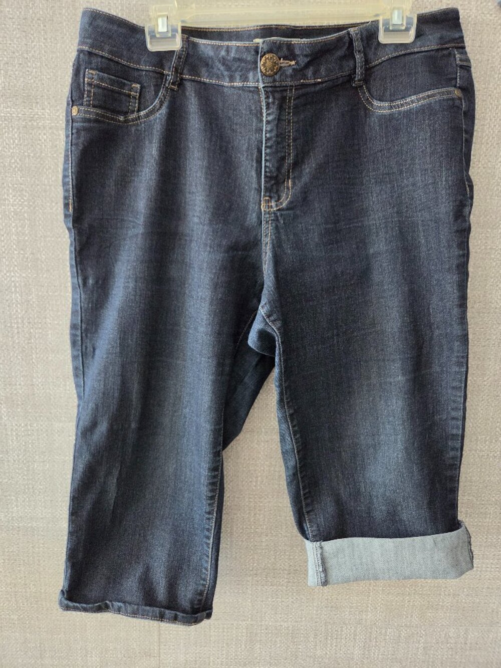 D. jeans New York women's plus size capri denim stretch jeans 4W.